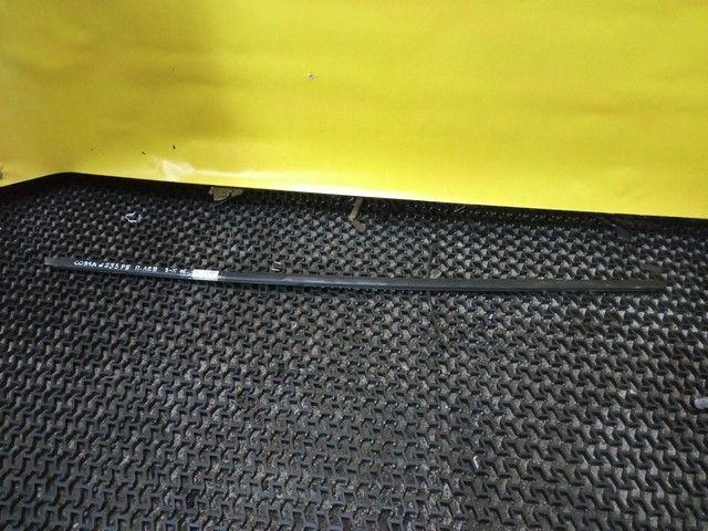 Молдинг стекла двери передней правой наружный 5J0VO4 Opel Corsa