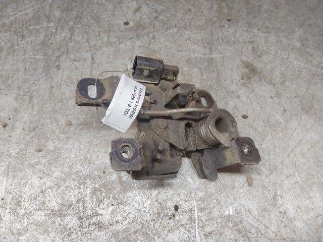 Замок капота HG9I9I Audi A4 - Фото 1