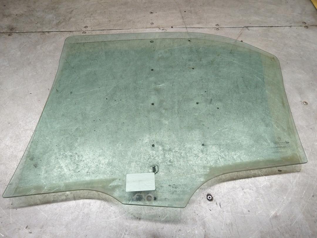 Стекло двери задней правой 7VB28D Peugeot 406 купить с доставкой