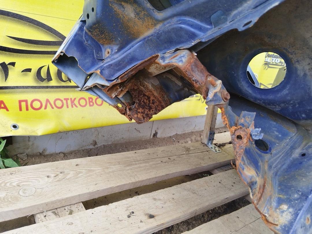 Стойка кузовная передняя правая B95V68 Toyota Corolla Verso undefined