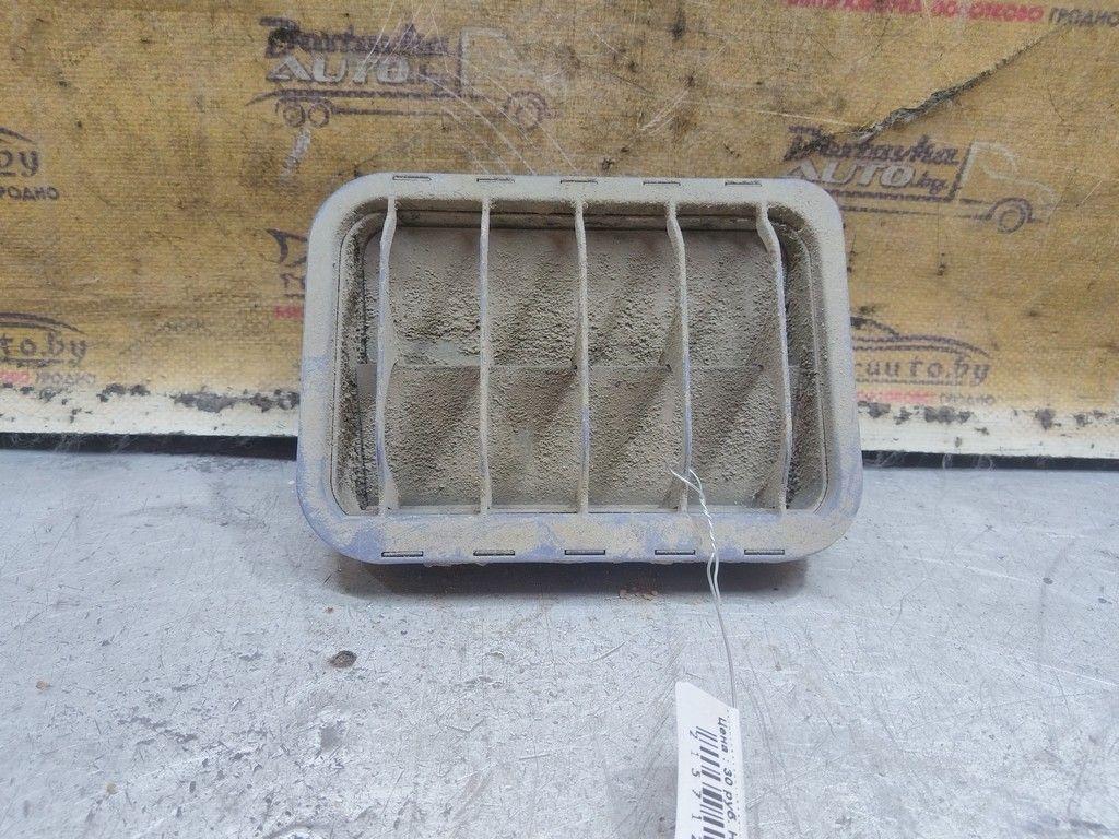 Решетка вентиляции кузова L1HYRP Renault Espace - Фото 1