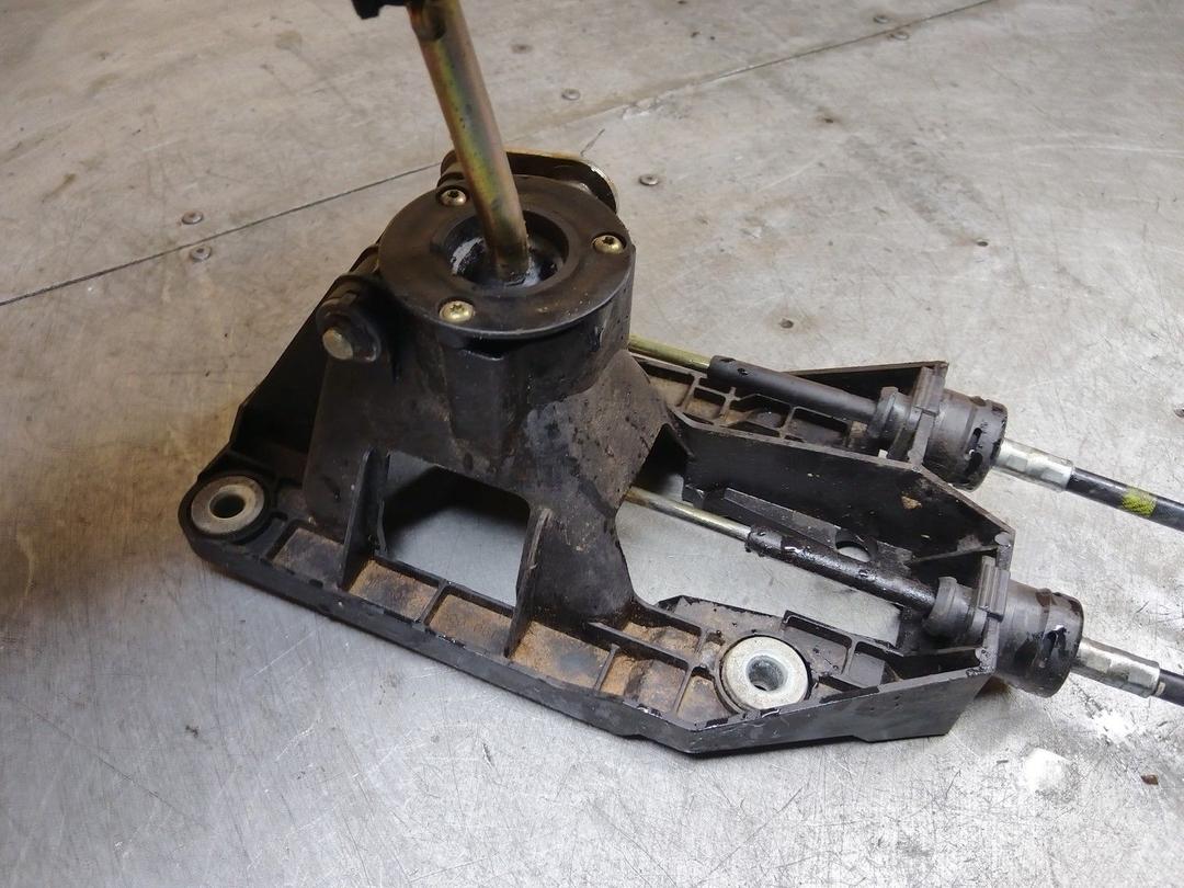 Кулиса SO2S0F Mitsubishi Carisma купить