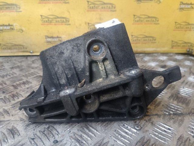 Кронштейн двигателя 1Y1L1F Nissan Note