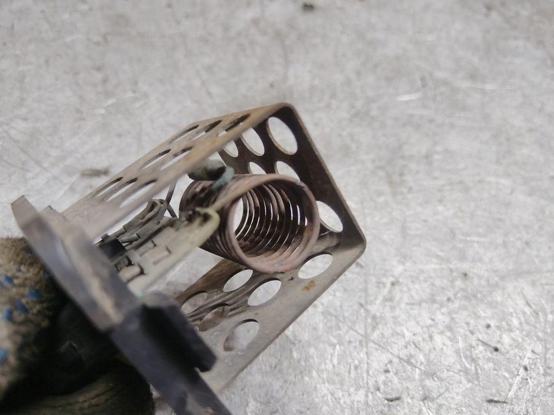 Сопротивление вентилятора охлаждения OCB27I Peugeot 406 купить в магазине запчастей бу