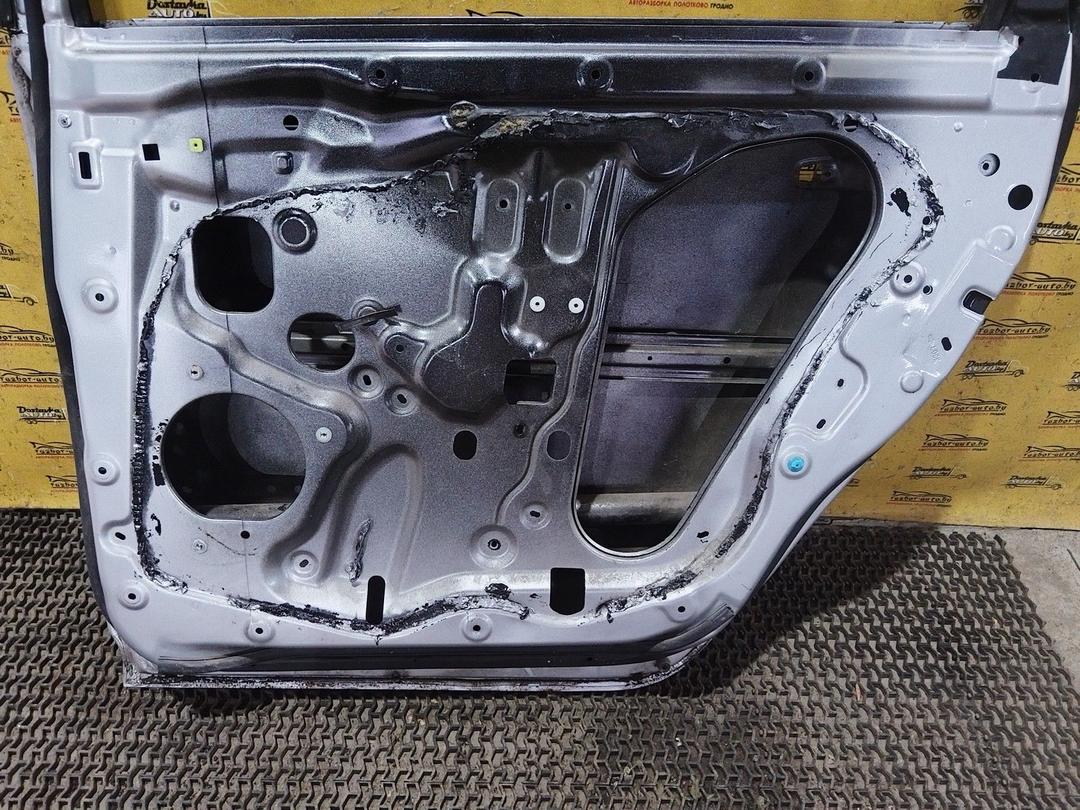 Дверь задняя правая 4UWZH7 Mitsubishi Grandis undefined