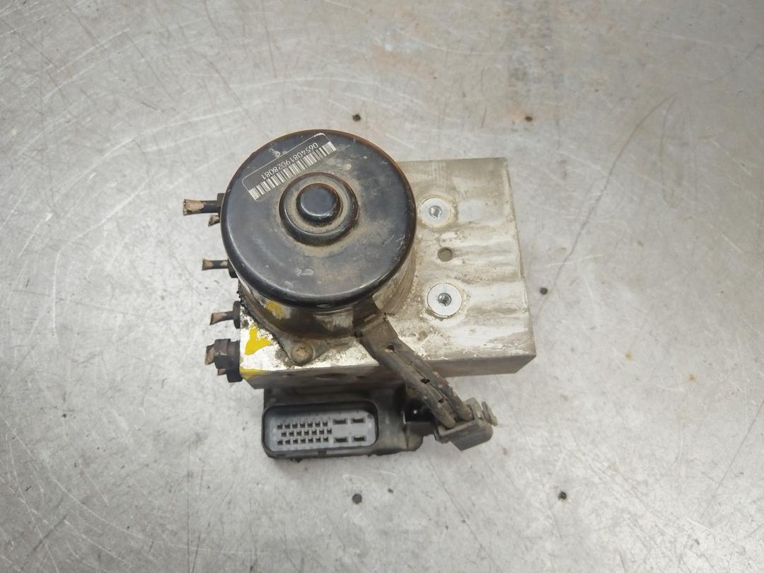 Блок ABS E2YW42 Volvo V70 - Фото 1