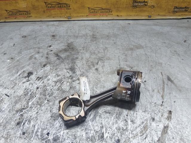 Поршень M1UTJ9 Mazda 323