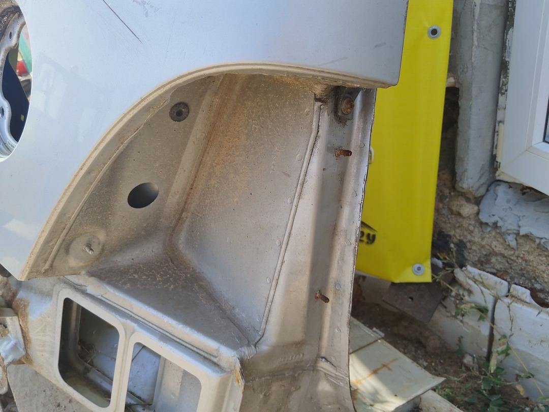 Крыло заднее левое L6O84M Mercedes ML W163 undefined