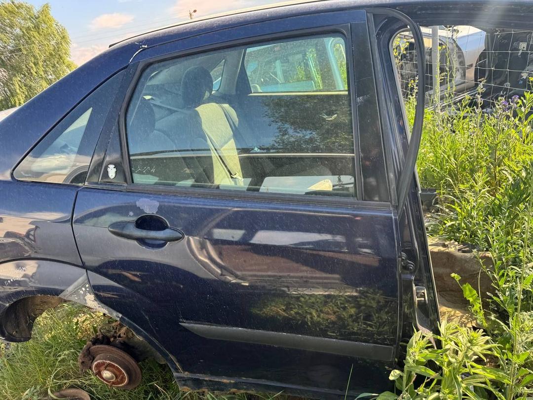 Обшивка двери задней правой (дверная карта) 048K1L Ford Focus купить