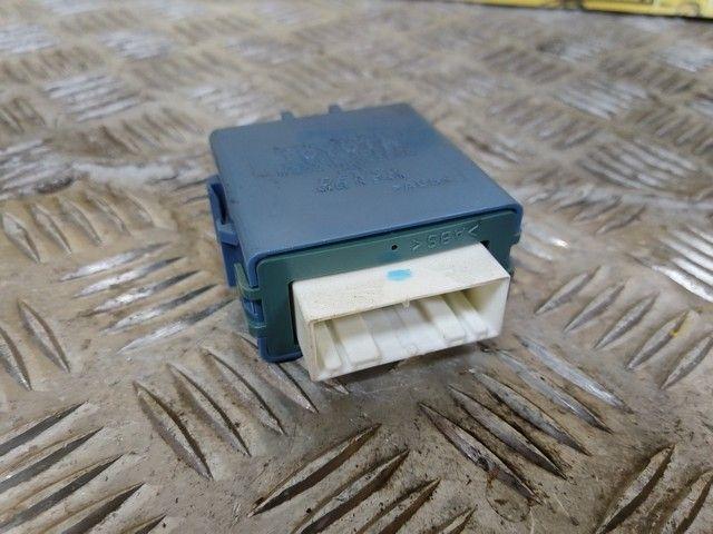 Блок управления центральным замком IXZY4U Toyota Yaris