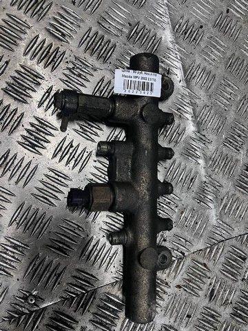 Топливная рампа R4LWEQ Mazda MPV