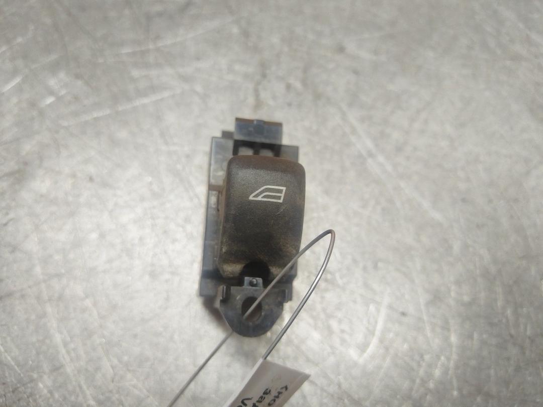 Кнопка стеклоподъемника заднего правого 1C4SPZ Volvo XC70