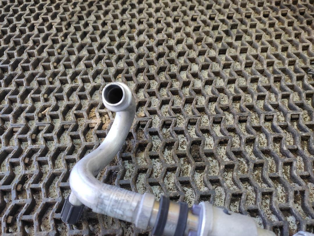 Трубка кондиционера JEKWXO Volkswagen Polo купить с доставкой