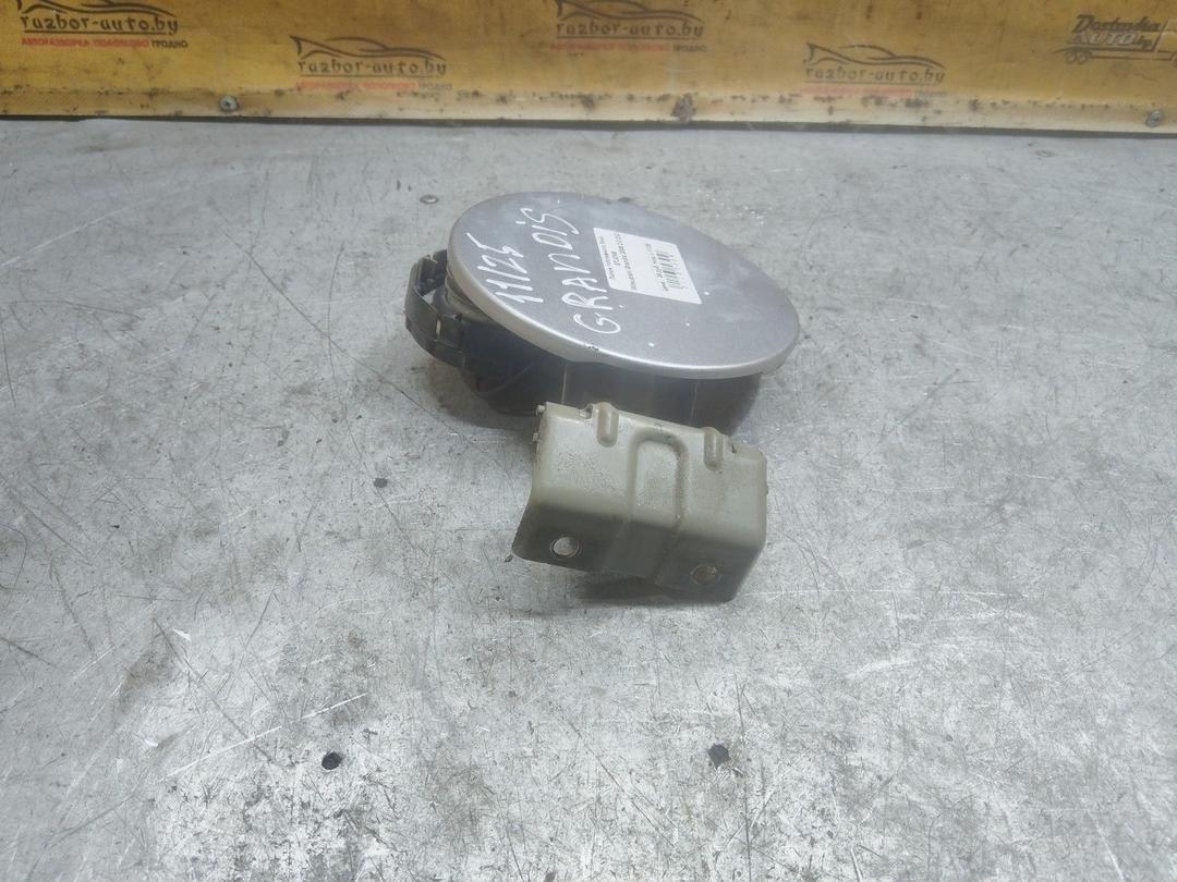 Лючок топливного бака 5TJCN5 Mitsubishi Grandis купить с доставкой