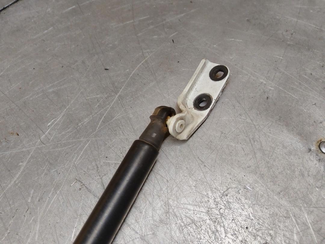 Амортизатор крышки багажника (3-5 двери) BWDHI1 Nissan Note купить