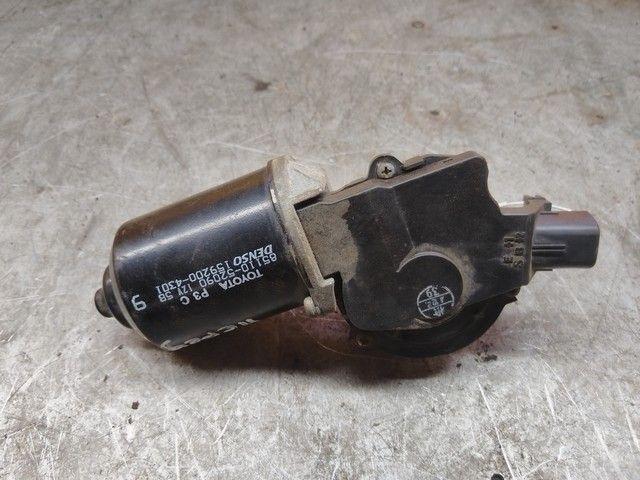 Моторчик передних стеклоочистителей (дворников) 2HUH6F Toyota Yaris Verso купить