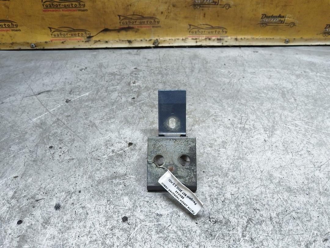 Петля двери передней левой 86XK44 Peugeot 607 купить