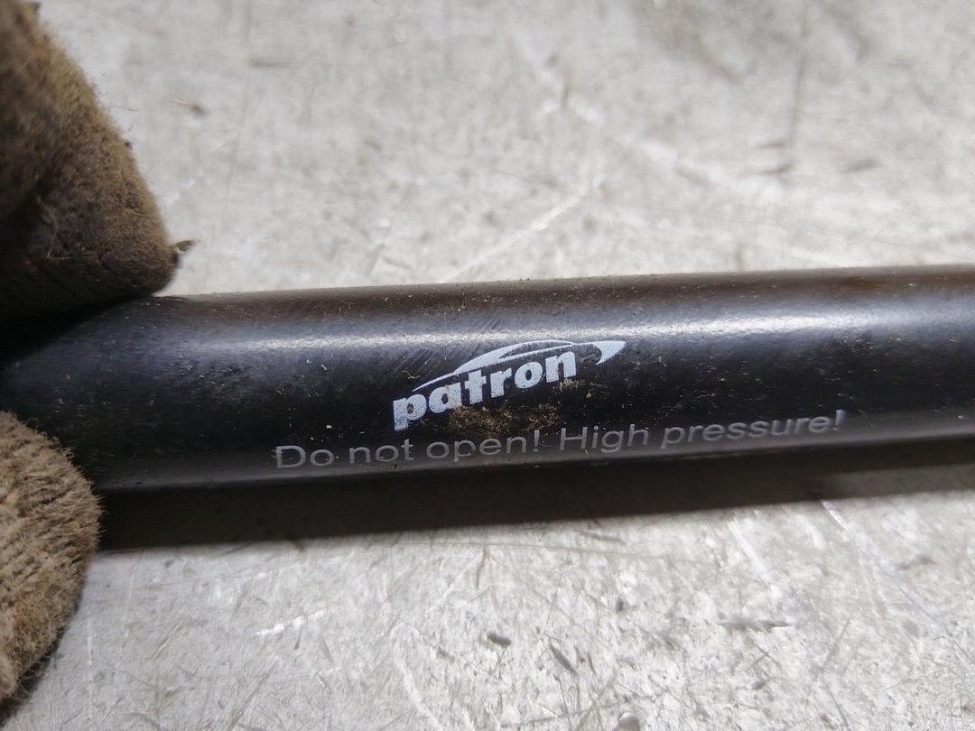 Амортизатор крышки багажника (3-5 двери) Q559BY Fiat Punto купить с доставкой