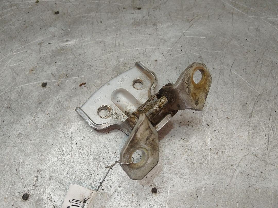 Петля двери задней правой EY68WH Hyundai Trajet - Фото 2