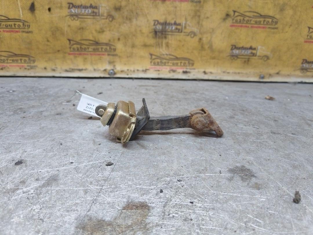 Ограничитель открывания двери передней 6TD2YZ Skoda Fabia