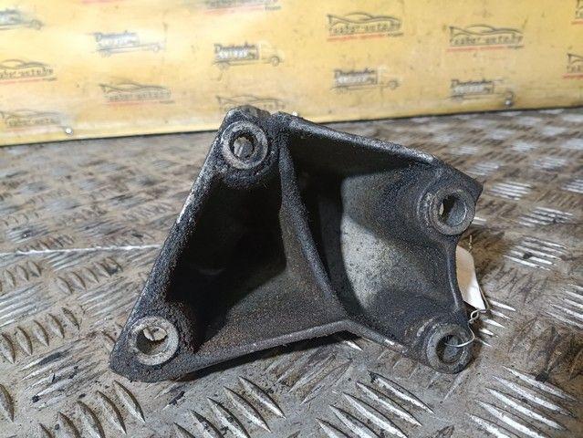 Кронштейн двигателя 46D1V3 Audi 80 купить с доставкой