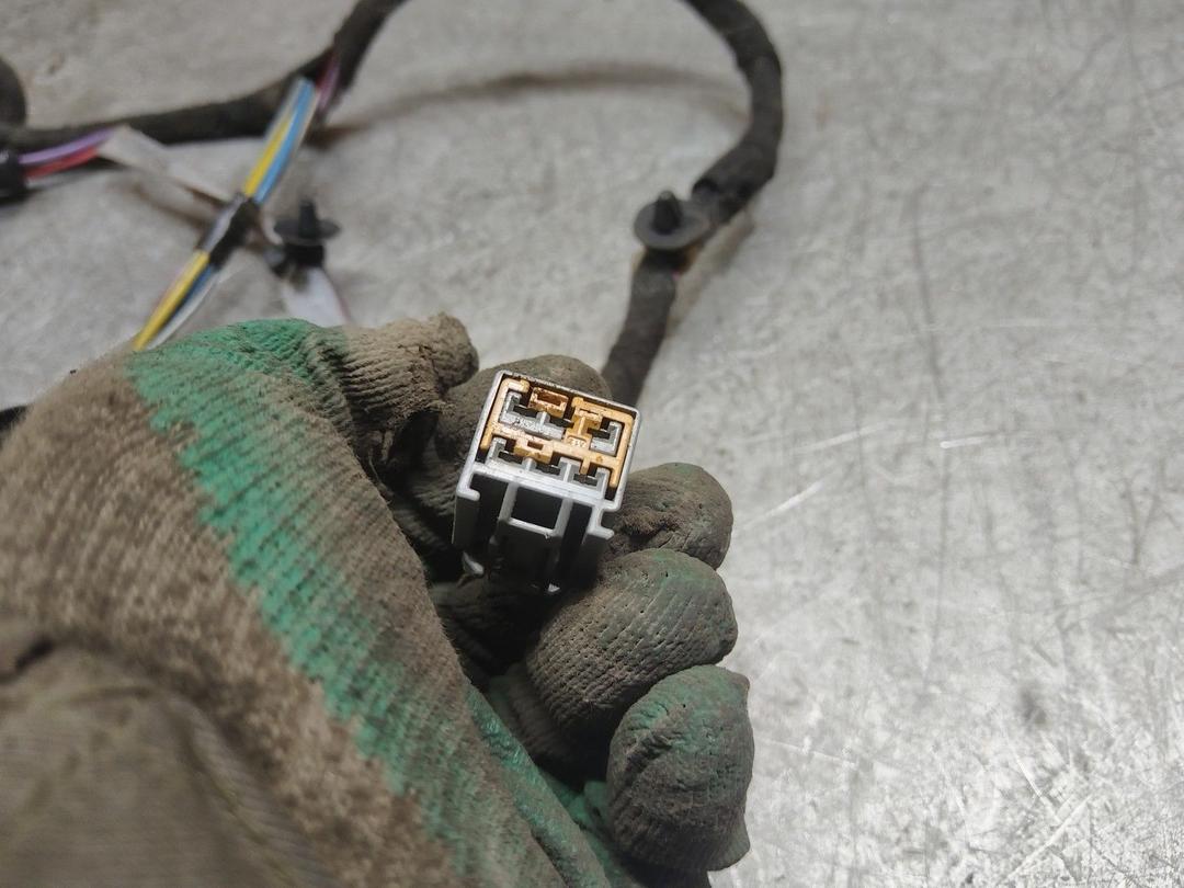 Проводка двери задней левой QK2G0X Volvo V70 undefined