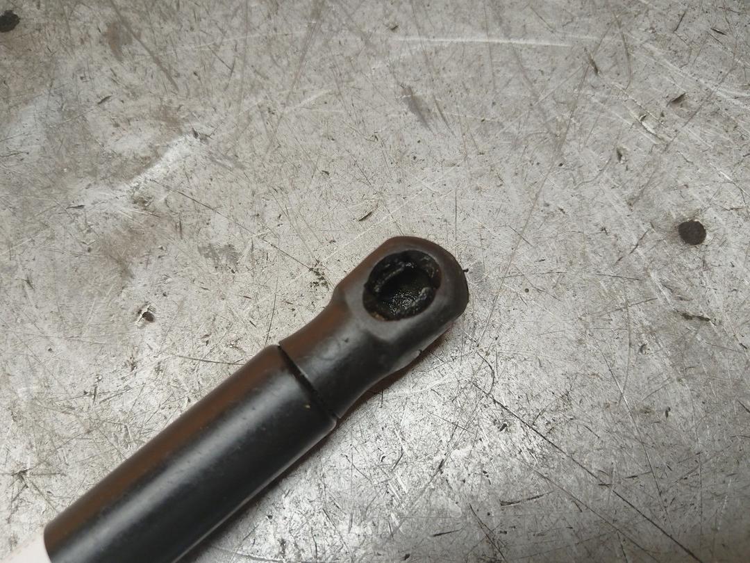 Амортизатор капота WHJQO8 Volkswagen Passat - Фото 2