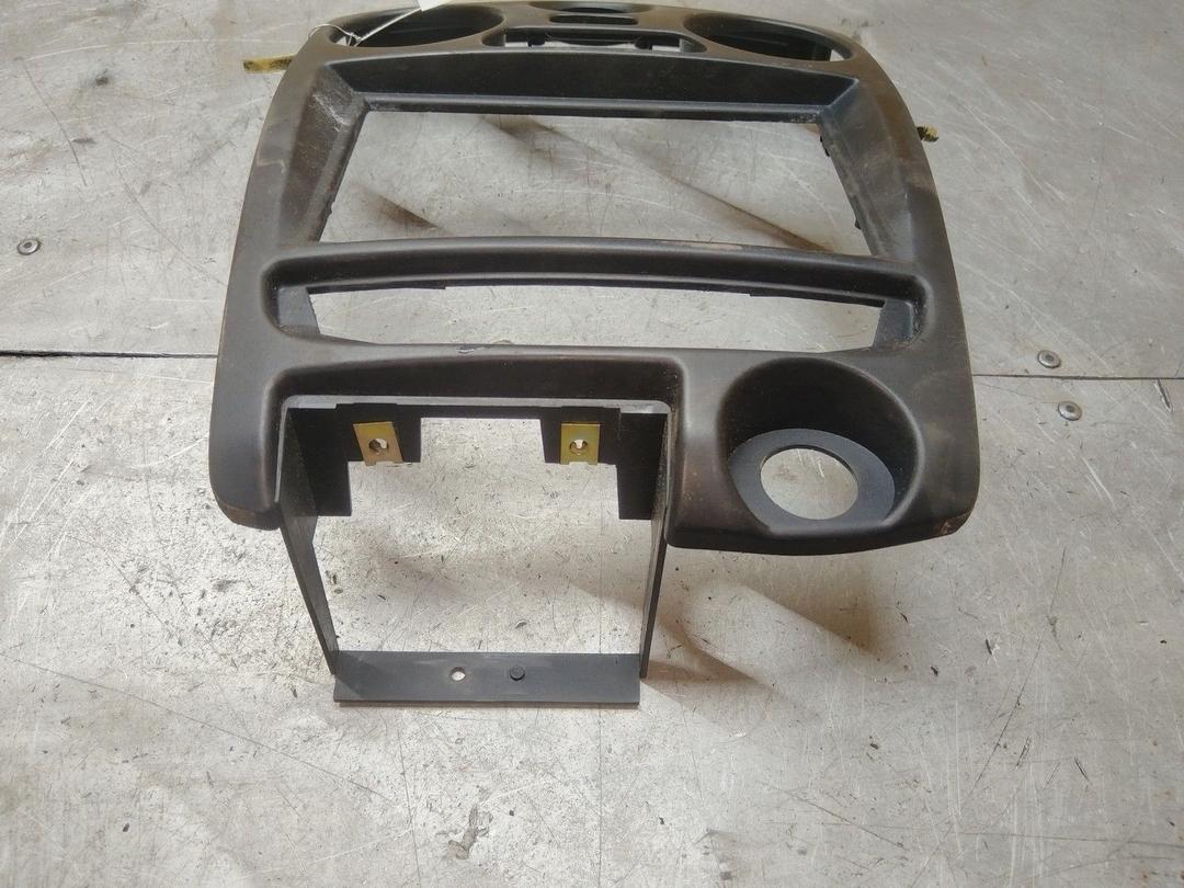 Рамка под магнитолу RO0NNR Mitsubishi Carisma купить