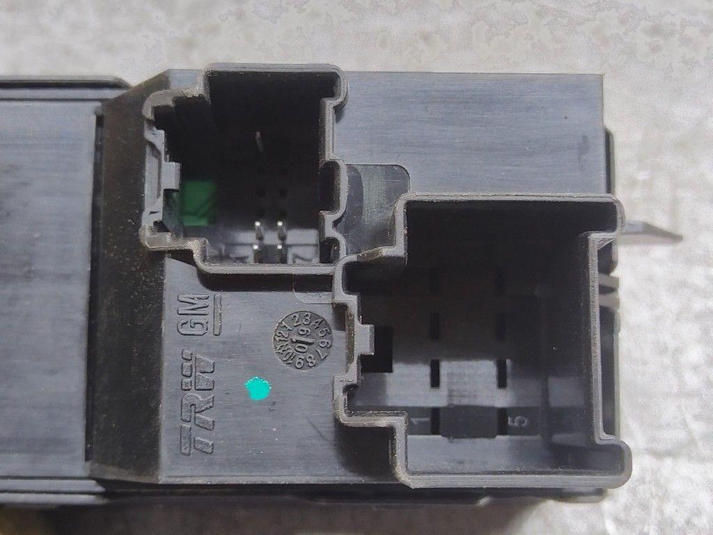 Кнопка стеклоподъемника переднего правого ZTF3IA Opel Insignia - Фото 5