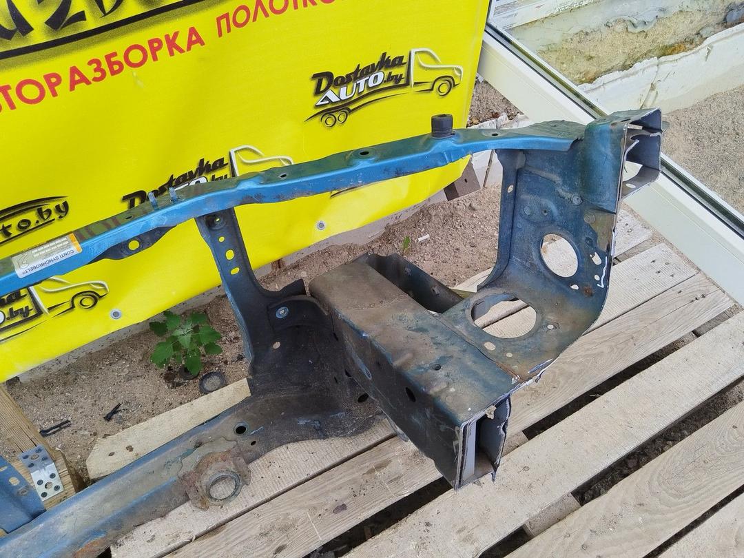 Передняя панель крепления облицовки (телевизор) 5OPVVL Mazda Premacy undefined