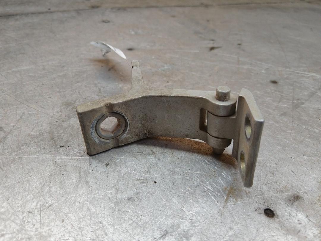 Петля двери задней левой T1X73A Audi 80 купить