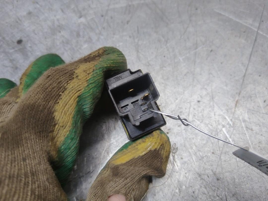 Кнопка открытия багажника B15HDT Nissan Primera купить с доставкой