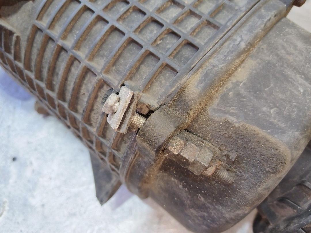 Корпус воздушного фильтра FIXOF9 Renault Safrane undefined