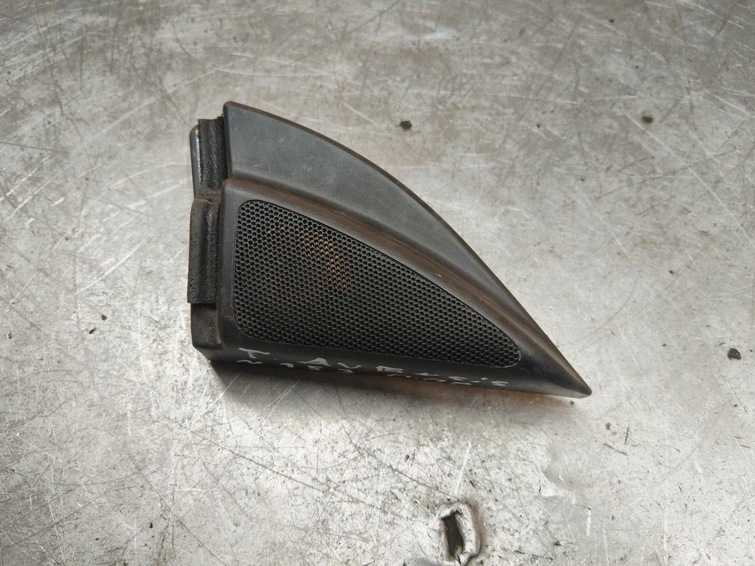 Накладка крыла (уголок зеркала) переднего правого MDG2IL Toyota Avensis