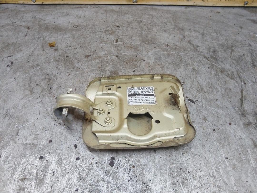 Лючок топливного бака SF1EN3 Subaru Forester - Фото 3