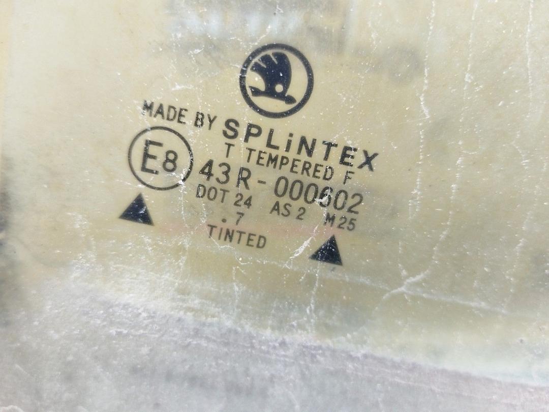 Стекло двери задней правой 4Z80NJ Skoda Felicia купить с доставкой. Огромный выбор запчастей и марок авто. У нас есть практически все.