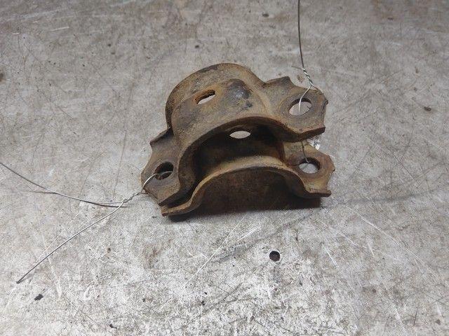 Крепление втулки стабилизатора R6H35C Audi 100 - Фото 1