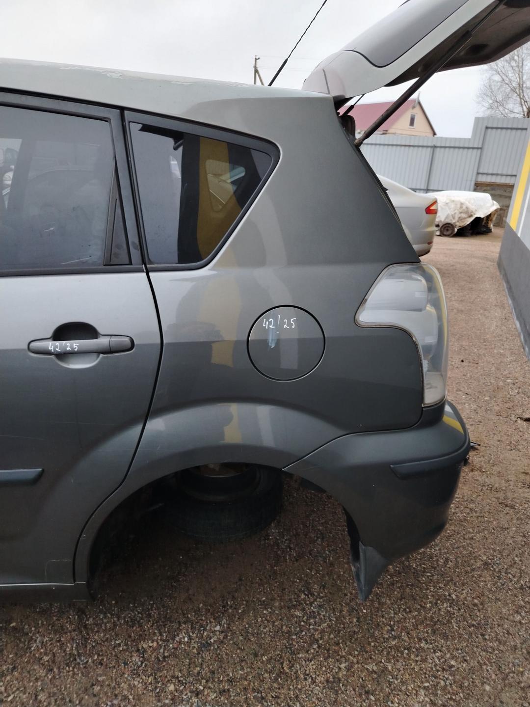 Петля крышки багажника 6MP9GB Toyota Corolla Verso