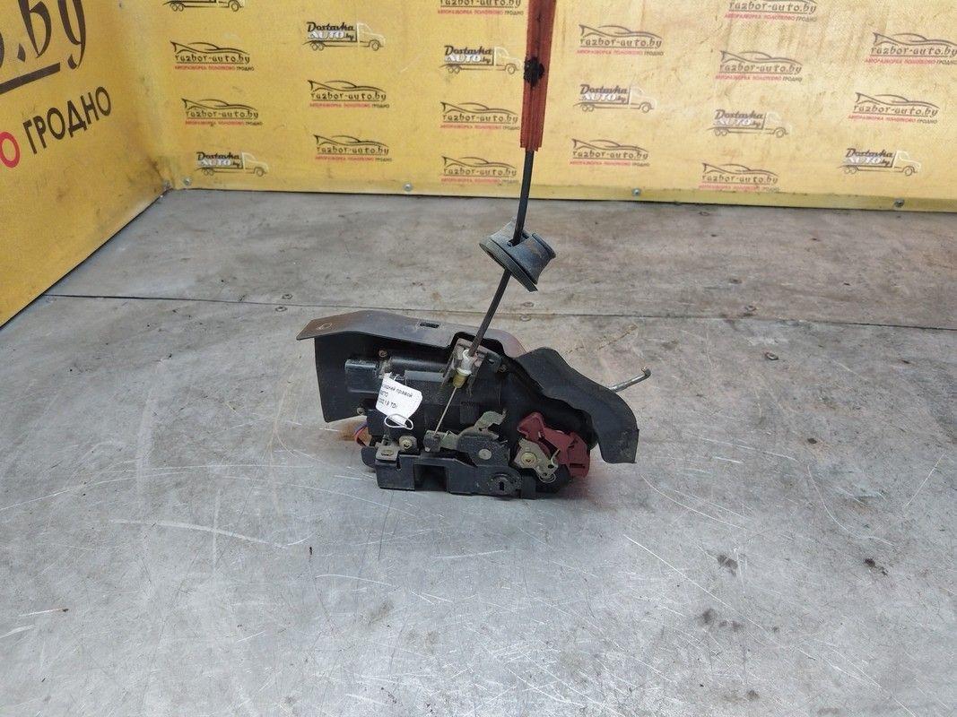 Замок двери задней правой 95677O Audi A4