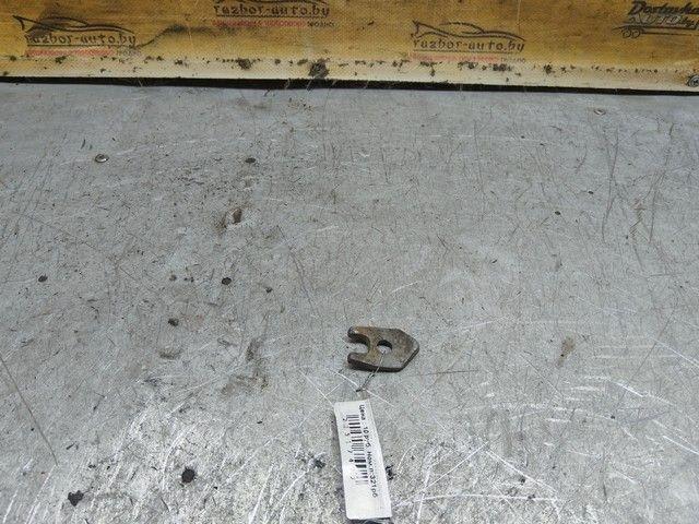 Скоба (кронштейн) крепления форсунки 1PB9UD Rover 600