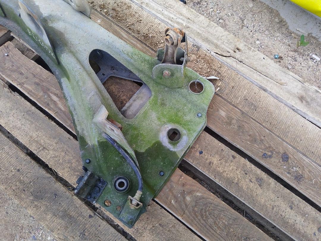 Балка подвески задняя 68YOAW Renault Vel Satis undefined