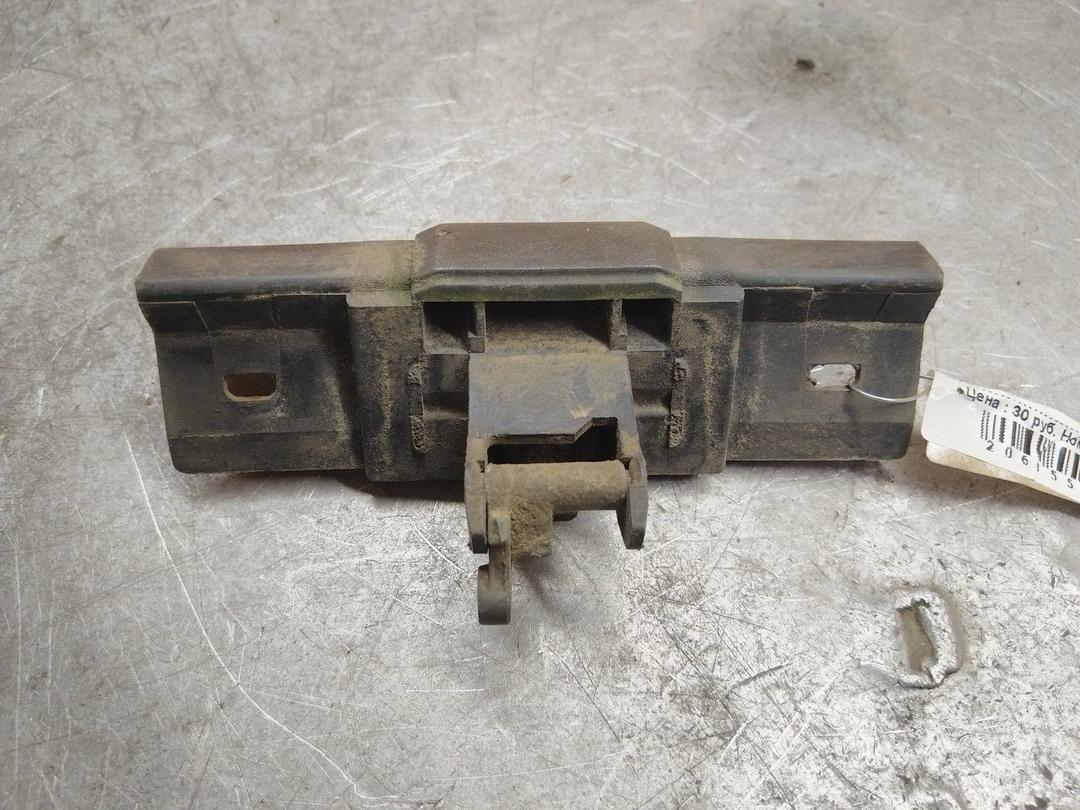 Кнопка открытия багажника XIR7D1 Volkswagen Jetta купить в магазине запчастей бу