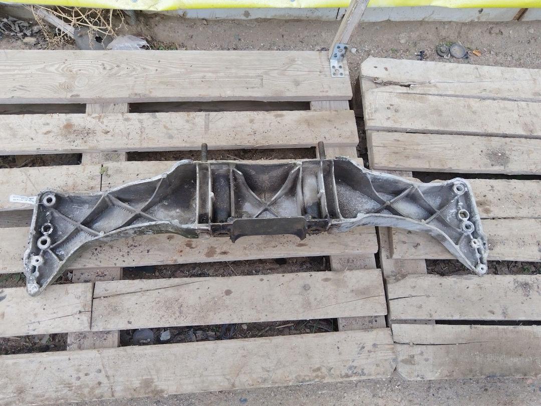 Балка подвески задняя ZQ1I3M Alfa Romeo 156