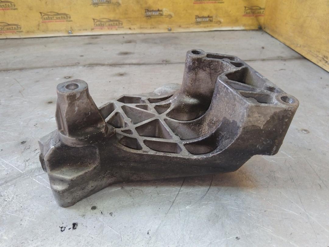 Кронштейн двигателя 1FG1HG Volkswagen Golf - Фото 4