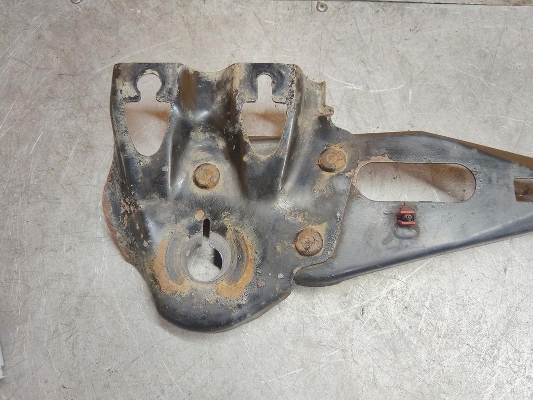 Кронштейн подрамника 9MMI9W Ford Fusion - Фото 2