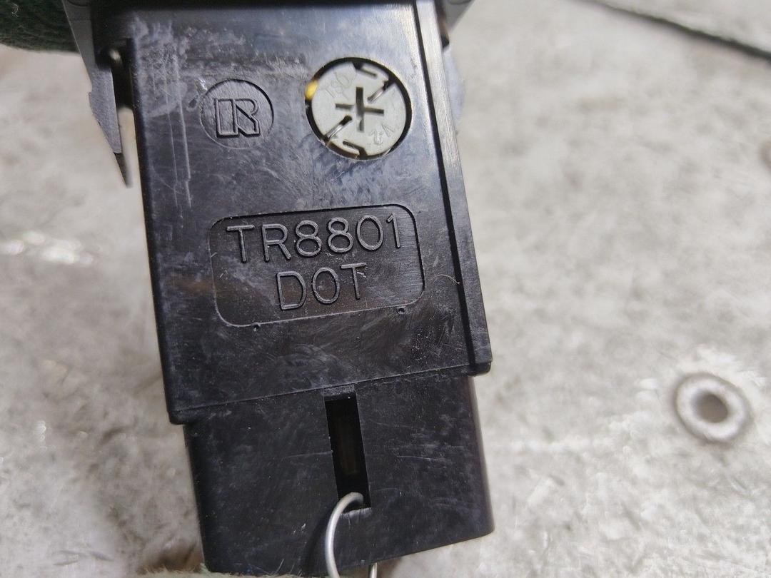 Кнопка антипробуксовочной системы Y910U6 Toyota Avensis купить на авторазборке