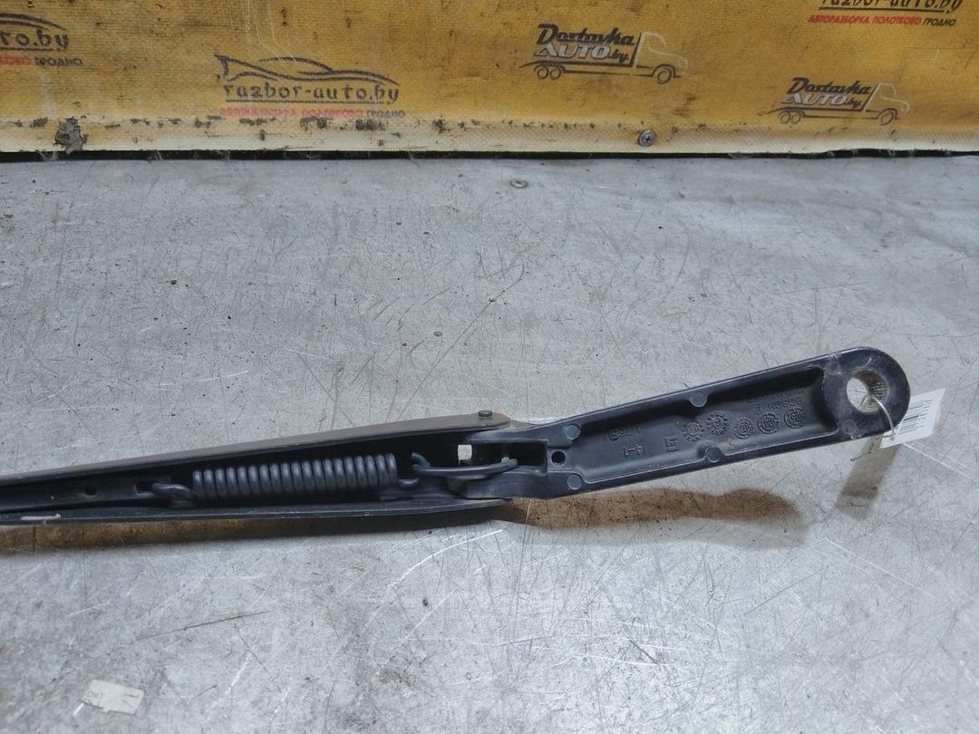 Щеткодержатель (поводок стеклоочистителя, дворник) HN129M Peugeot 206 купить с доставкой