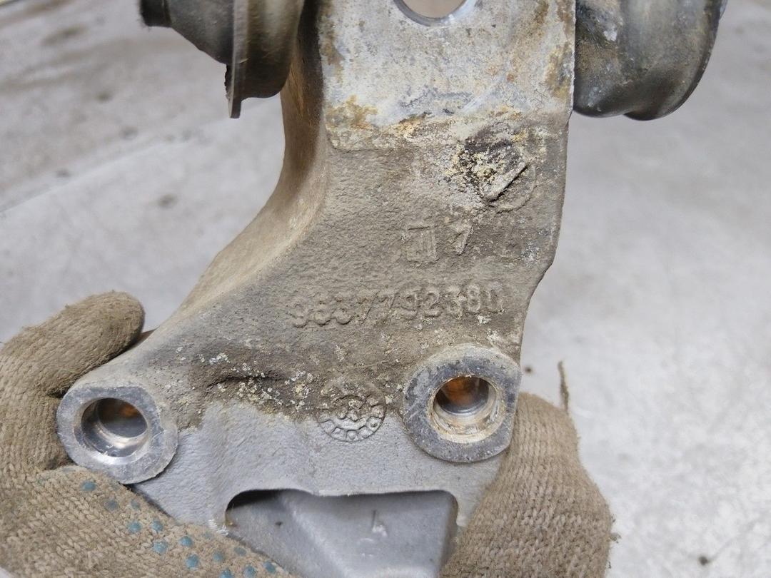 Кронштейн двигателя N8F77D Peugeot Partner - Фото 4