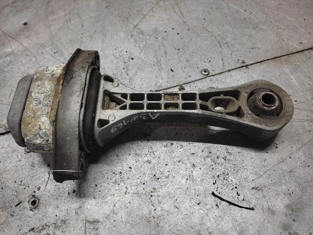 Подушка крепления КПП AQ6C85 Audi A3 - Фото 3