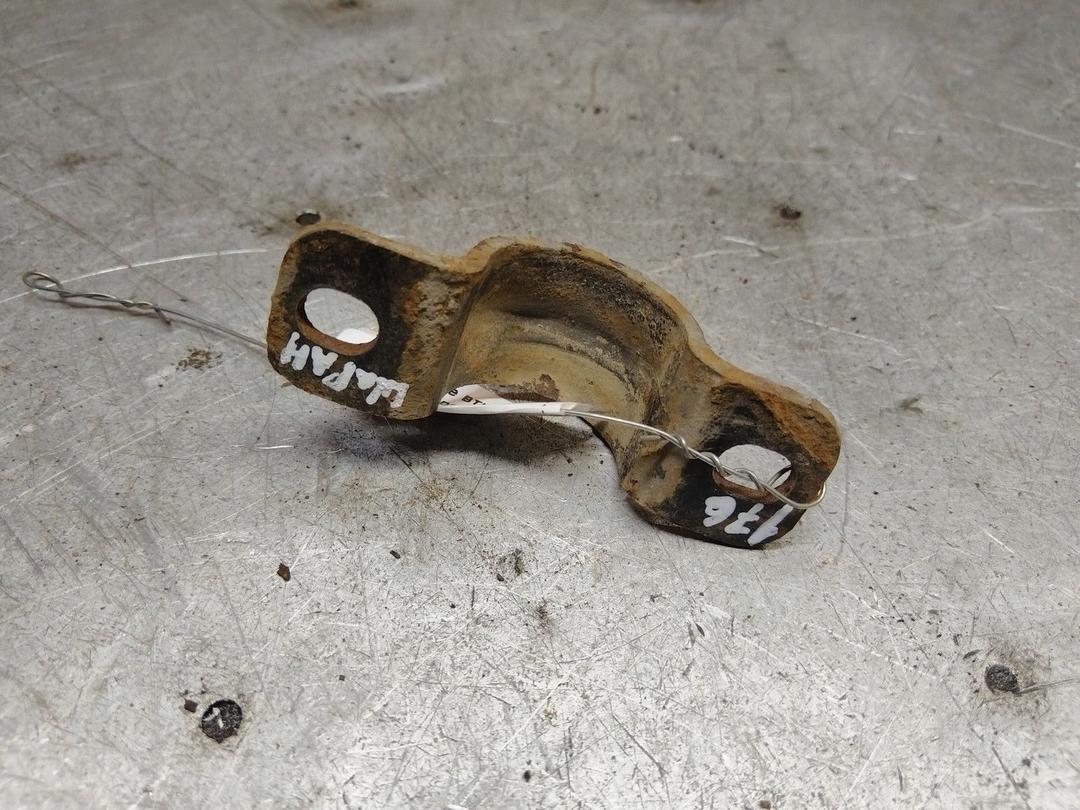 Крепление втулки стабилизатора 1HVFMN Volkswagen Sharan - Фото 2